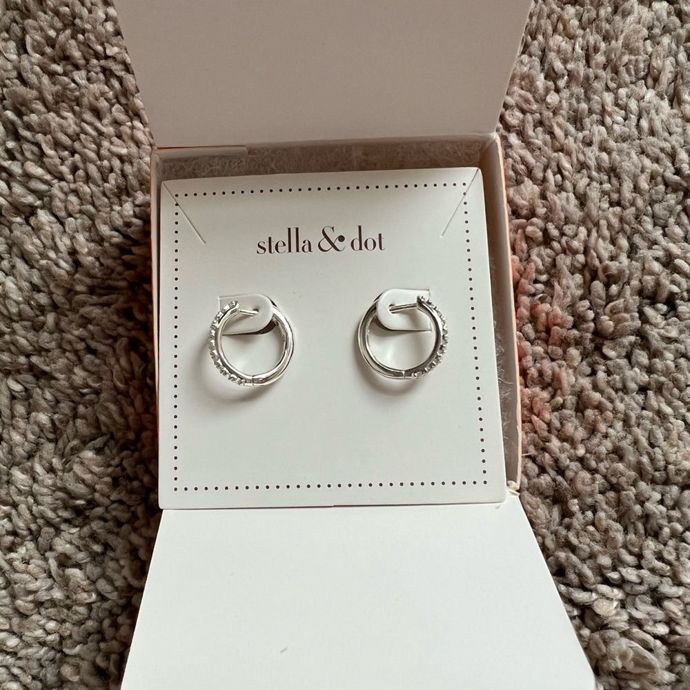 Stella & Dot huggie earrings